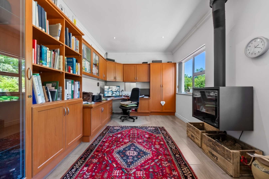 5 Bedroom Property for Sale in Stellenbosch Farms Western Cape